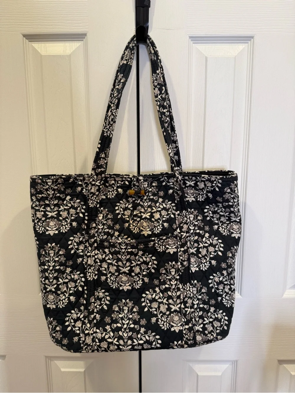 Vera Bradley Flowered Black and White Floral Print. Great for Teachers!!!!